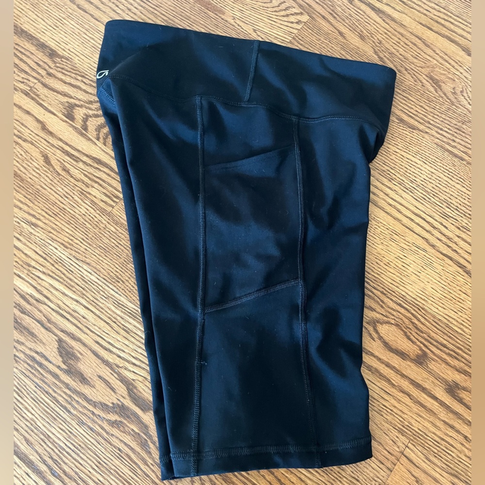 Gap Body  Bike Shorts Black Womens Small Side Pockets 8" Inseam